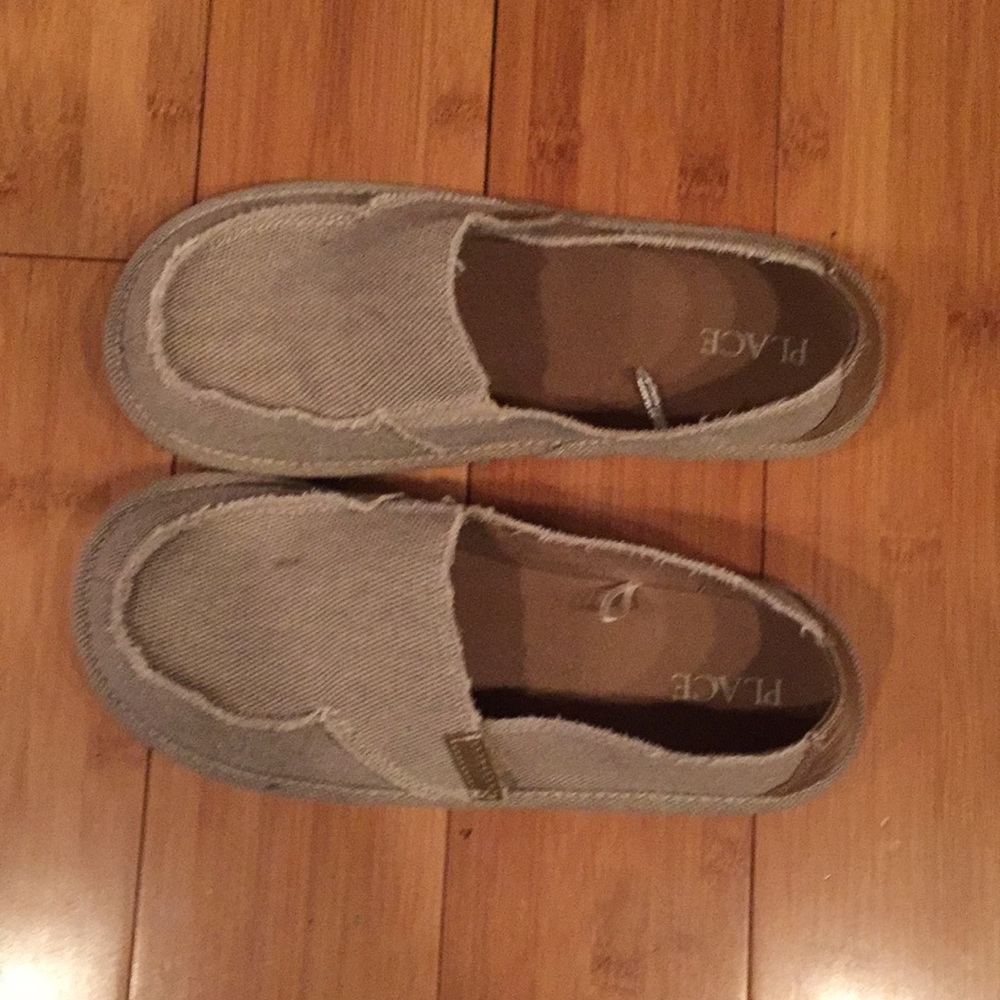 Boys The Children Place Boat Shoes Size 5